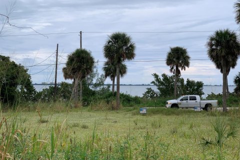 Land in Fort Pierce, Florida № 115126 - photo 2