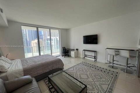 Condominio en alquiler en Miami, Florida, 39.02 m2 № 1138686 - foto 1