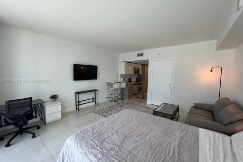 Condominio en alquiler en Miami, Florida, 39.02 m2 № 1138686 - foto 5