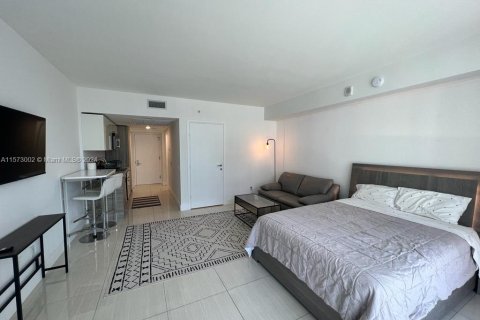 Condominio en alquiler en Miami, Florida, 39.02 m2 № 1138686 - foto 7