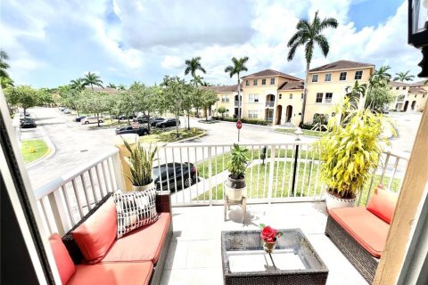 Condominio en venta en Miramar, Florida, 3 dormitorios, 138.52 m2 № 839694 - foto 3