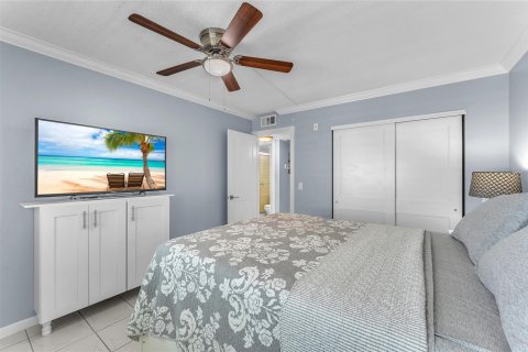 Condo in Deerfield Beach, Florida, 2 bedrooms  № 614509 - photo 9
