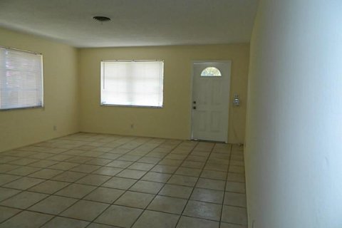Купить коммерческую недвижимость в Окленд-Парк, Флорида 193.7м2, № 822929 - фото 19
