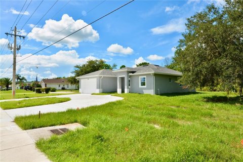 House in Port Charlotte, Florida 4 bedrooms, 175.86 sq.m. № 1337835 - photo 4