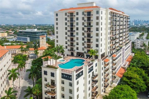 Condominio en venta en Coral Gables, Florida, 2 dormitorios, 113.71 m2 № 1147509 - foto 1