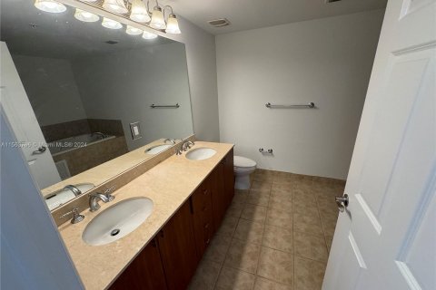 Condominio en venta en Coral Gables, Florida, 2 dormitorios, 113.71 m2 № 1147509 - foto 16