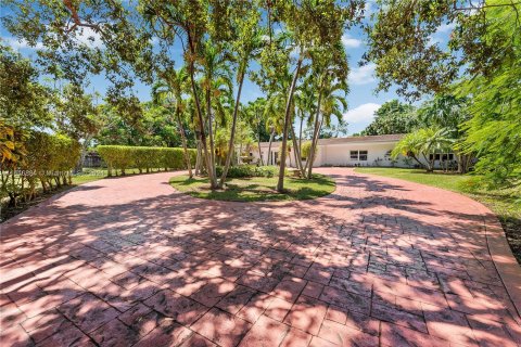 Villa ou maison à vendre à Cutler Bay, Floride: 4 chambres, 242.01 m2 № 1330046 - photo 6