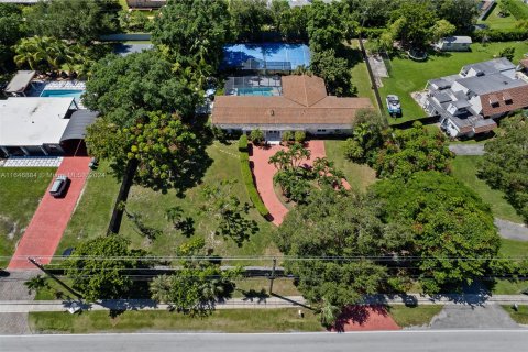 Villa ou maison à vendre à Cutler Bay, Floride: 4 chambres, 242.01 m2 № 1330046 - photo 2