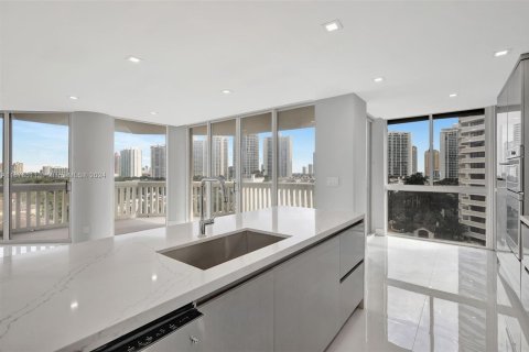 Condo in Aventura, Florida, 3 bedrooms  № 1431236 - photo 7