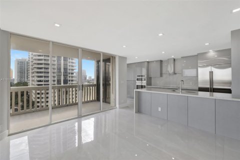 Condo in Aventura, Florida, 3 bedrooms  № 1431236 - photo 5