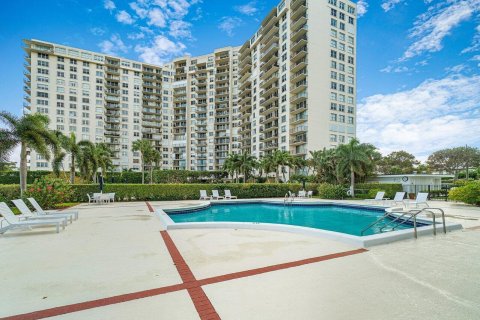 Condo in West Palm Beach, Florida, 1 bedroom  № 619625 - photo 8