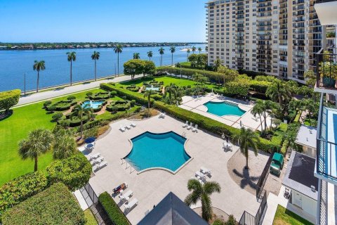 Condo in West Palm Beach, Florida, 1 bedroom  № 619625 - photo 7