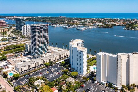 Condo in West Palm Beach, Florida, 1 bedroom  № 619625 - photo 4