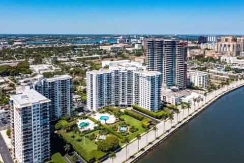 Condo in West Palm Beach, Florida, 1 bedroom  № 619625 - photo 5