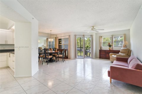 Copropriété à vendre à Pembroke Pines, Floride: 1 chambre, 98.1 m2 № 1282289 - photo 4