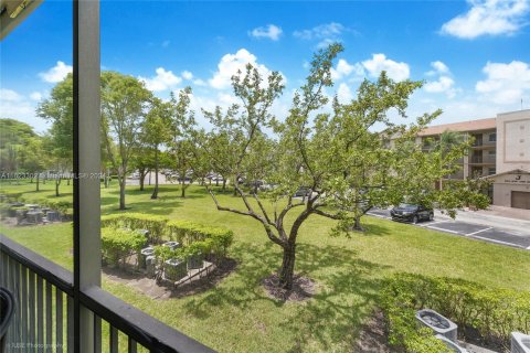 Copropriété à vendre à Pembroke Pines, Floride: 1 chambre, 98.1 m2 № 1282289 - photo 16