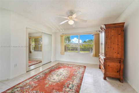 Copropriété à vendre à Pembroke Pines, Floride: 1 chambre, 98.1 m2 № 1282289 - photo 11