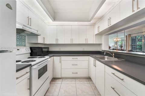 Copropriété à vendre à Pembroke Pines, Floride: 1 chambre, 98.1 m2 № 1282289 - photo 9