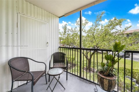 Copropriété à vendre à Pembroke Pines, Floride: 1 chambre, 98.1 m2 № 1282289 - photo 15