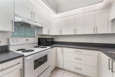 Copropriété à vendre à Pembroke Pines, Floride: 1 chambre, 98.1 m2 № 1282289 - photo 8