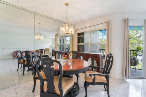 Copropriété à vendre à Pembroke Pines, Floride: 1 chambre, 98.1 m2 № 1282289 - photo 6