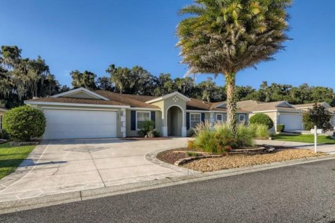 Villa ou maison à louer à Oxford, Floride: 3 chambres, 239.13 m2 № 1350078 - photo 1