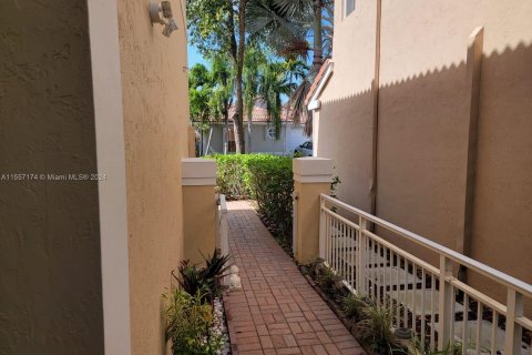 Villa ou maison à vendre à Hollywood, Floride: 3 chambres, 178.28 m2 № 1078815 - photo 14