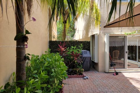 Villa ou maison à vendre à Hollywood, Floride: 3 chambres, 178.28 m2 № 1078815 - photo 22