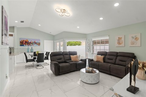 Villa ou maison à vendre à Pembroke Pines, Floride: 3 chambres, 121.14 m2 № 1399784 - photo 7