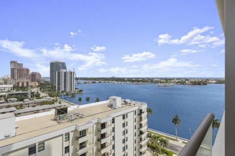 Condominio en venta en West Palm Beach, Florida, 3 dormitorios, 287.44 m2 № 703514 - foto 15