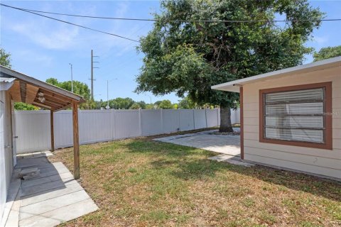 House in Sarasota, Florida 3 bedrooms, 126.72 sq.m. № 1390828 - photo 18