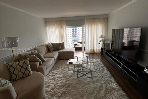 Condo in Sunny Isles Beach, Florida, 2 bedrooms  № 1209735 - photo 10