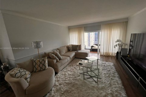 Condo in Sunny Isles Beach, Florida, 2 bedrooms  № 1209735 - photo 8