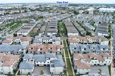 Touwnhouse à vendre à Doral, Floride: 3 chambres, 188.22 m2 № 1291985 - photo 30