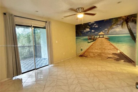 Condo in Plantation, Florida, 2 bedrooms  № 1291946 - photo 14