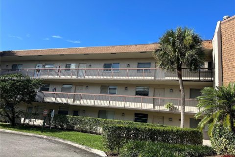 Condo in Plantation, Florida, 2 bedrooms  № 1291946 - photo 21