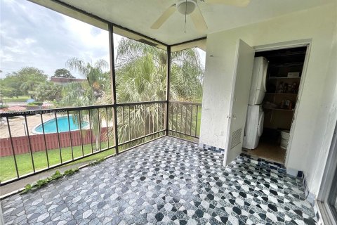 Copropriété à vendre à Plantation, Floride: 2 chambres, 88.44 m2 № 1291946 - photo 11