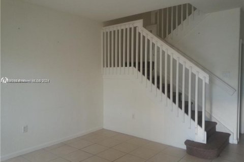 Townhouse in Homestead, Florida 3 bedrooms, 120.96 sq.m. № 1348898 - photo 4