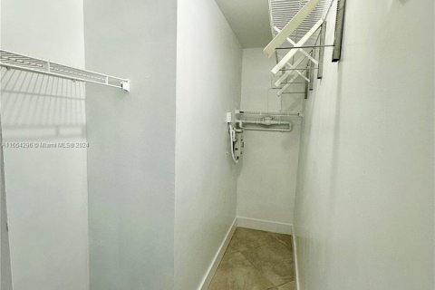 Copropriété à louer à Fort Lauderdale, Floride: 2 chambres, 79.71 m2 № 1348897 - photo 16