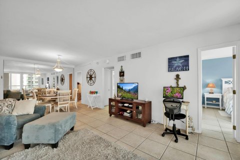 Condominio en venta en Miami Beach, Florida, 2 dormitorios, 87.14 m2 № 1014116 - foto 17