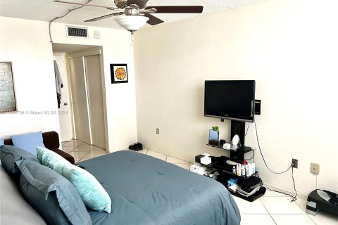 Copropriété à vendre à North Miami, Floride: 1 chambre, 81.57 m2 № 1352167 - photo 21