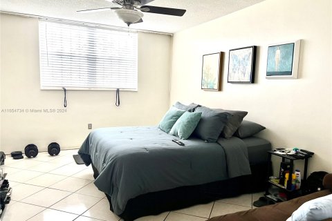 Copropriété à vendre à North Miami, Floride: 1 chambre, 81.57 m2 № 1352167 - photo 17