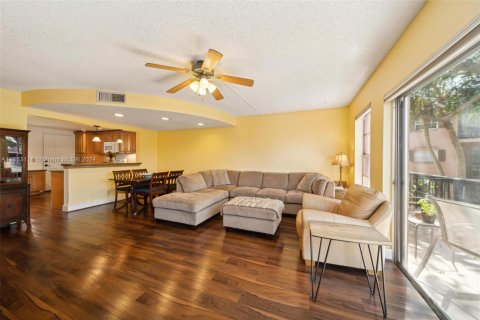 Condo in Fort Lauderdale, Florida, 2 bedrooms  № 1352130 - photo 14