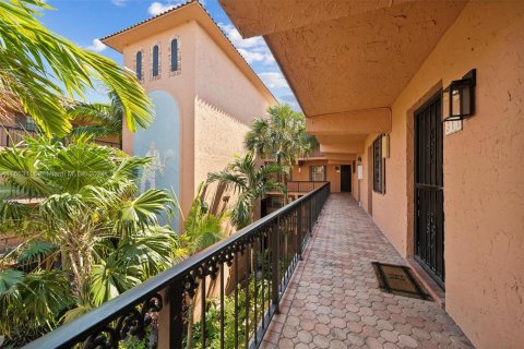 Condo in Fort Lauderdale, Florida, 2 bedrooms  № 1352130 - photo 4