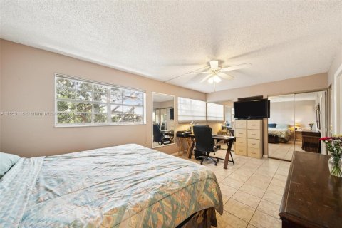 Condo in Fort Lauderdale, Florida, 2 bedrooms  № 1352130 - photo 22