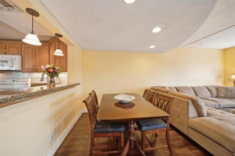 Condo in Fort Lauderdale, Florida, 2 bedrooms  № 1352130 - photo 12