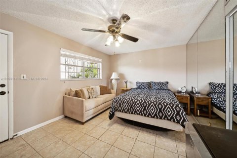 Condo in Fort Lauderdale, Florida, 2 bedrooms  № 1352130 - photo 24