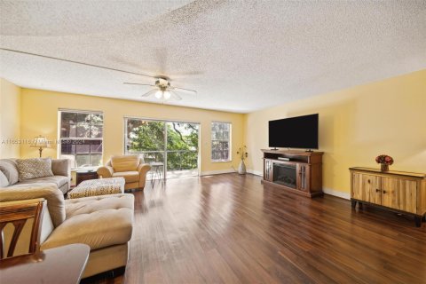 Condo in Fort Lauderdale, Florida, 2 bedrooms  № 1352130 - photo 17