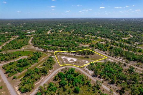 Terreno en venta en North Port, Florida № 1283399 - foto 1