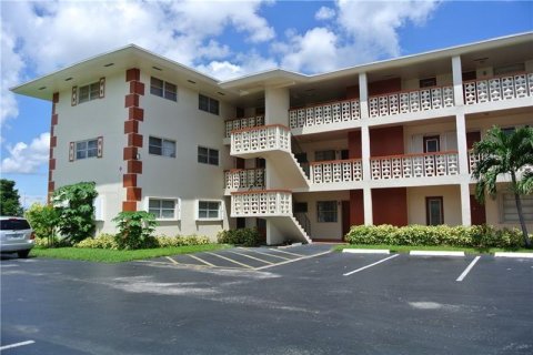 Condo in Plantation, Florida, 1 bedroom  № 1231391 - photo 15